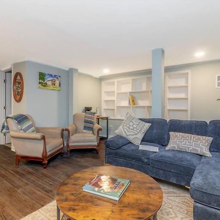 Dual-Family Retreat Sunlit Haven Villa Columbus Bagian luar foto