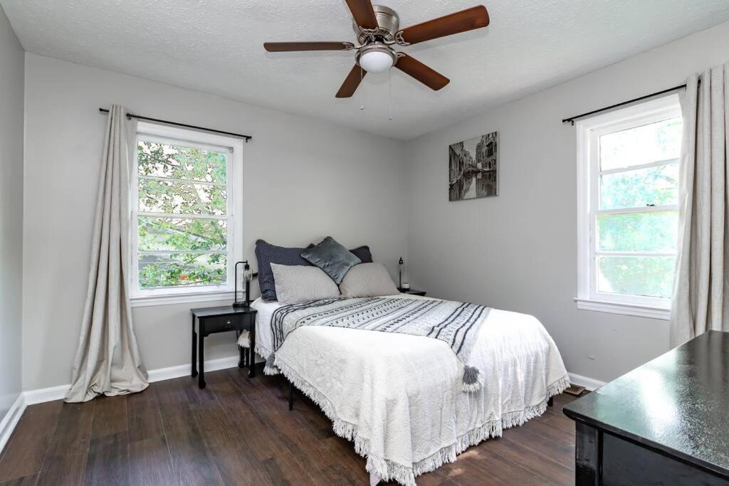 Dual-Family Retreat Sunlit Haven Villa Columbus Bagian luar foto